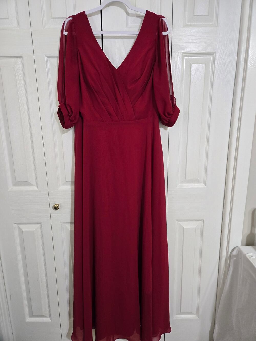 JJ's house size 10 or 12 women's a line v neck chiffon bridesmaid dress